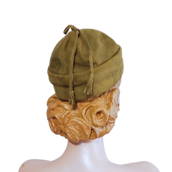 Olive Green Real Suede 1960s Vintage Round Pillbox Beanie Hat With A Tassel main image 5
